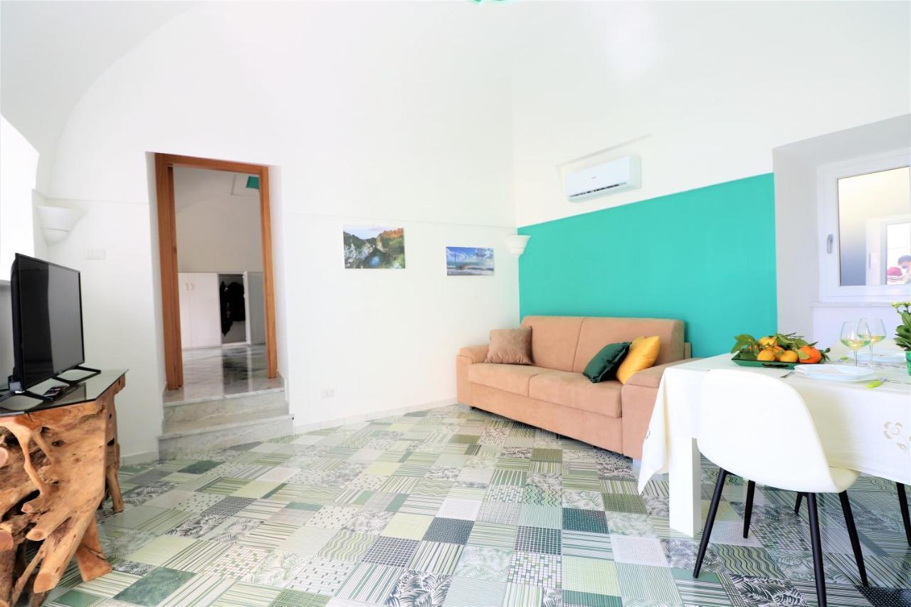 Mary'S Apartments - De Vivo Realty Масса-Лубренсе Екстер'єр фото