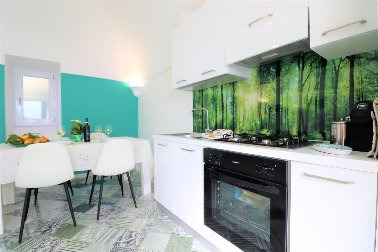 Mary'S Apartments - De Vivo Realty Масса-Лубренсе Екстер'єр фото