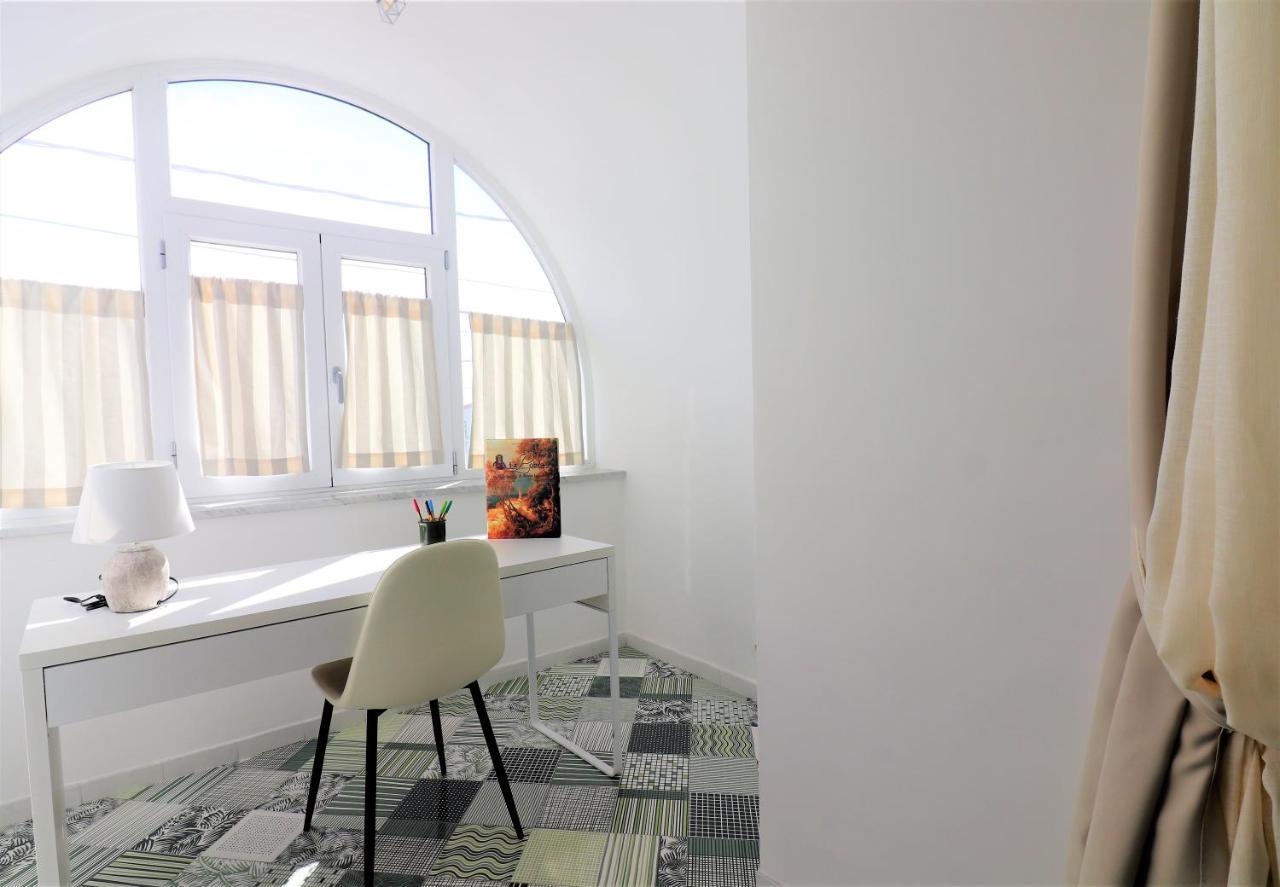 Mary'S Apartments - De Vivo Realty Масса-Лубренсе Екстер'єр фото