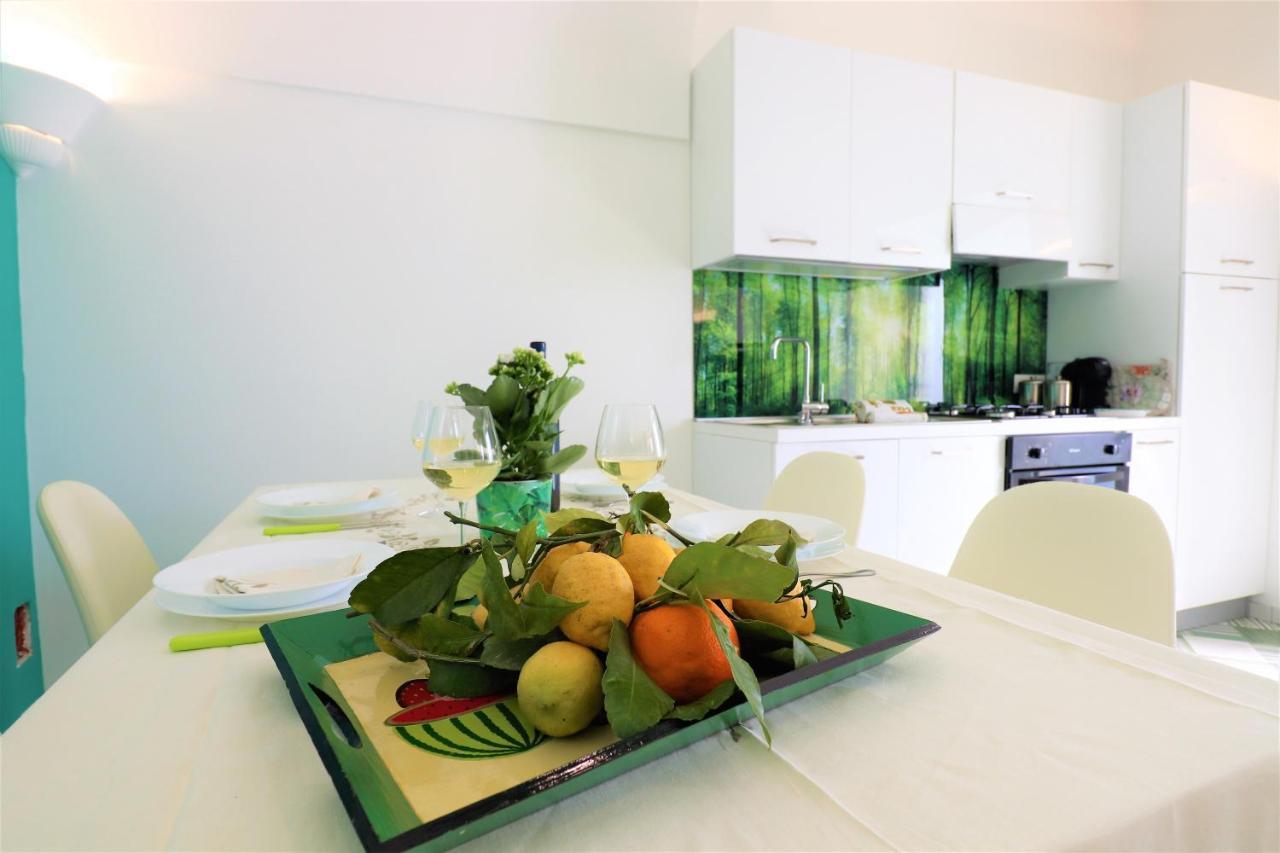 Mary'S Apartments - De Vivo Realty Масса-Лубренсе Екстер'єр фото