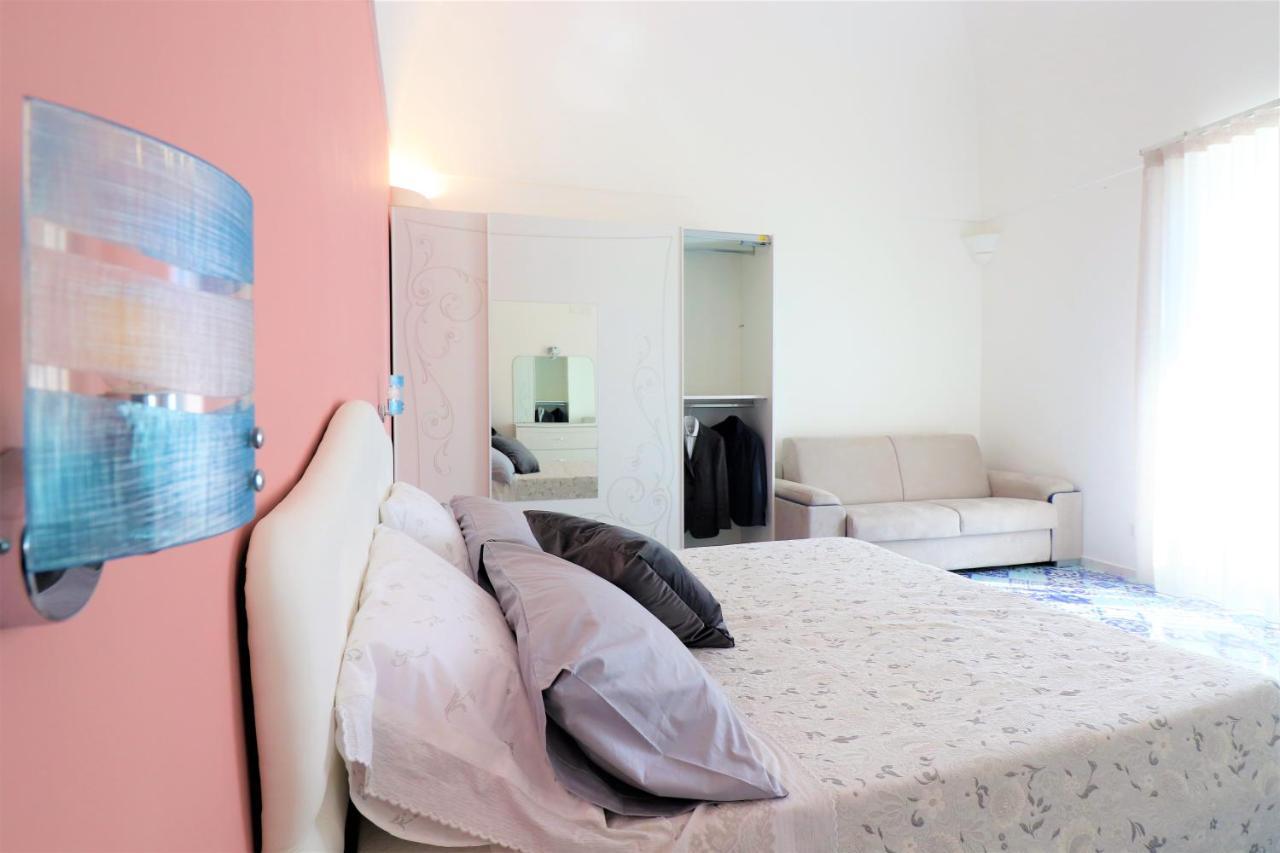 Mary'S Apartments - De Vivo Realty Масса-Лубренсе Екстер'єр фото