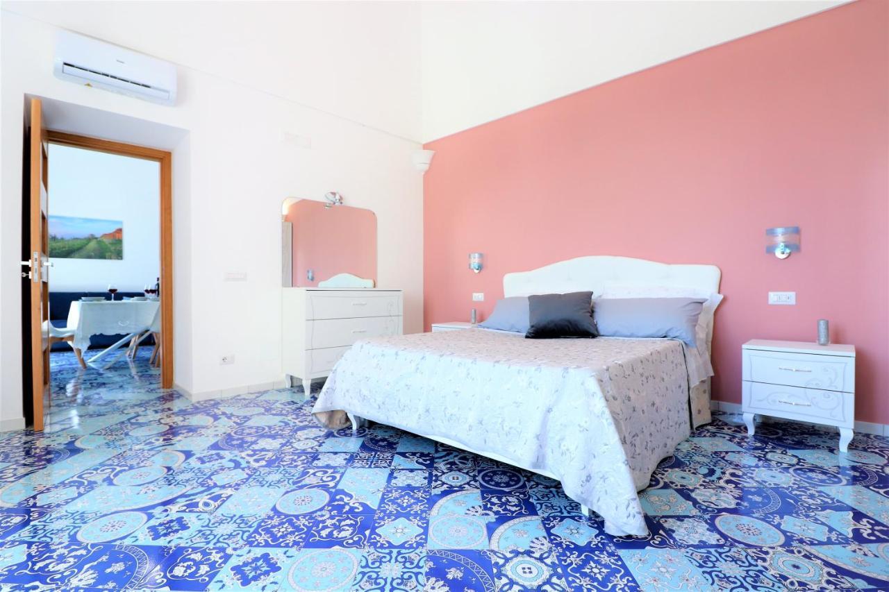 Mary'S Apartments - De Vivo Realty Масса-Лубренсе Екстер'єр фото