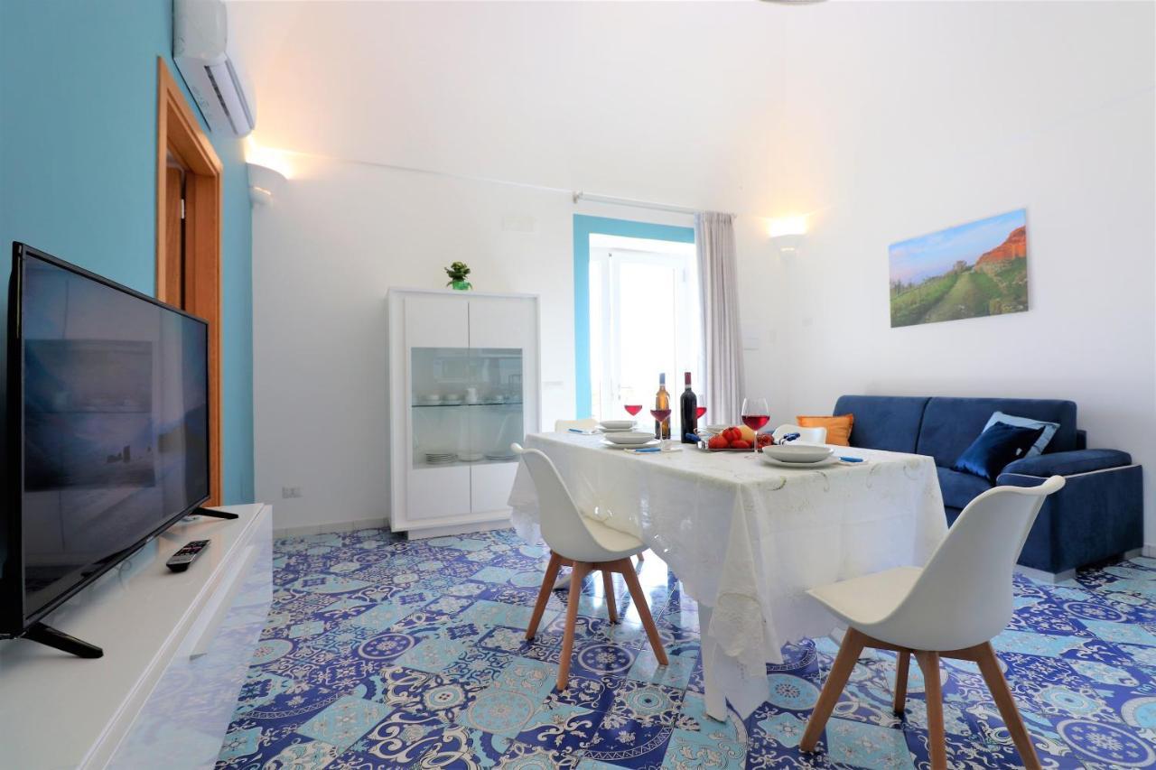 Mary'S Apartments - De Vivo Realty Масса-Лубренсе Екстер'єр фото